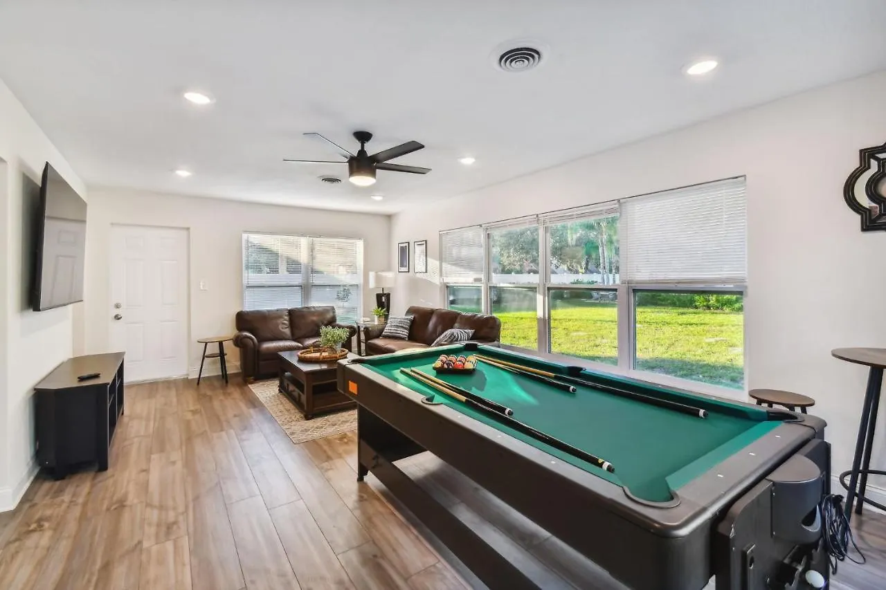 Plush Sheets, Games!, Huge Backyard, Massage Chair Tampa United States